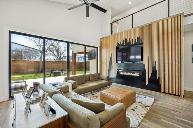 3822 Durango Drive, Dallas, TX 75220