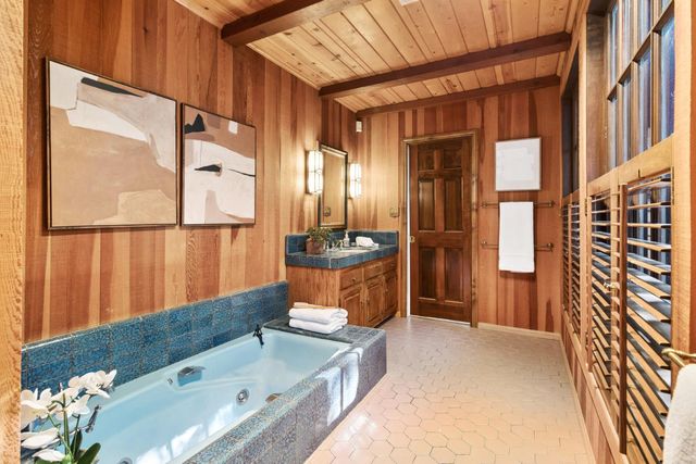 5957 Sarah Ct, Carmichael, CA 95608