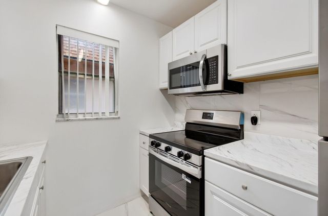 500 SW 2nd Avenue 211, Boca Raton, FL 33432