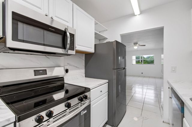 500 SW 2nd Avenue 211, Boca Raton, FL 33432