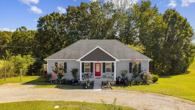 1810 Holland Rd, Lafayette, TN 37083