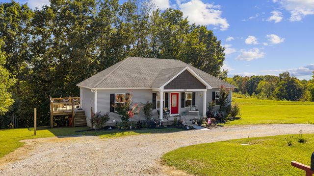 1810 Holland Rd, Lafayette, TN 37083