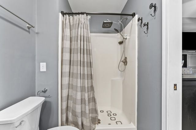 1810 Holland Rd, Lafayette, TN 37083
