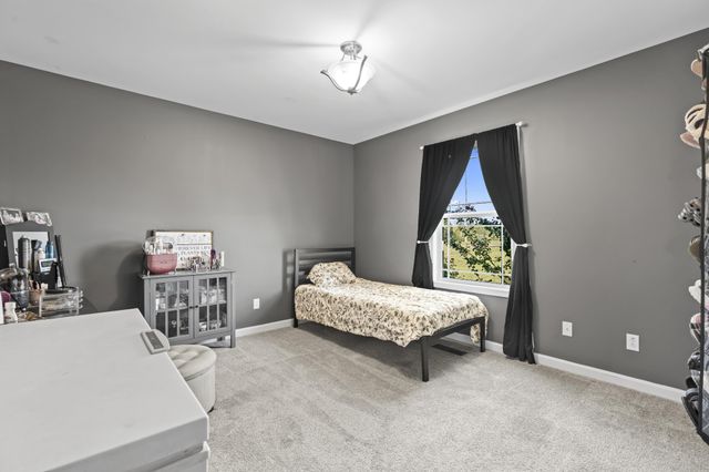 1810 Holland Rd, Lafayette, TN 37083