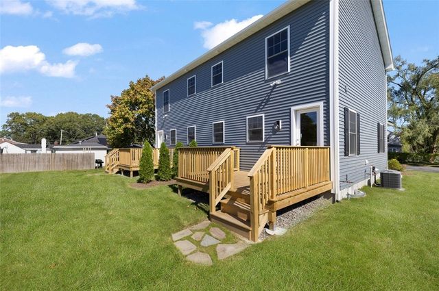 79 Pinehurst Avenue, Warwick, RI 02889