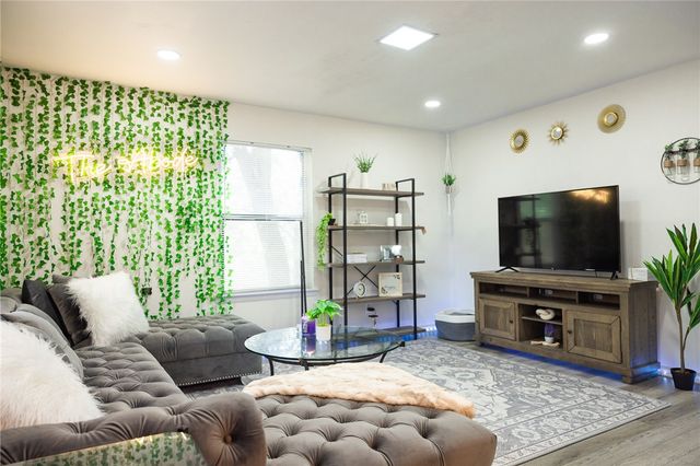 706, 708, 800 Navidad, Bryan, TX 77801