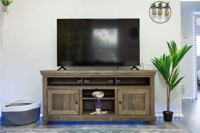 706, 708, 800 Navidad, Bryan, TX 77801