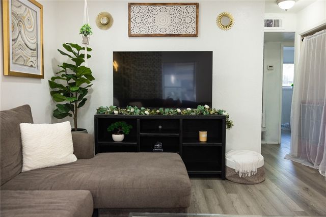 706, 708, 800 Navidad, Bryan, TX 77801