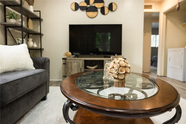 706, 708, 800 Navidad, Bryan, TX 77801