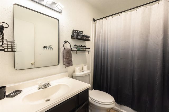 706, 708, 800 Navidad, Bryan, TX 77801