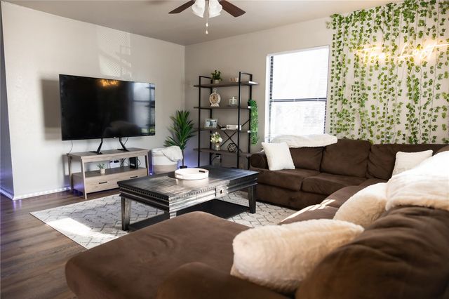 706, 708, 800 Navidad, Bryan, TX 77801