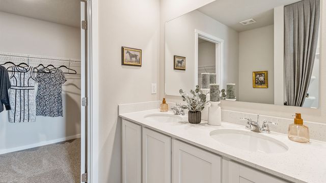 1012 NE Deerfield Drive, Ankeny, IA 50021