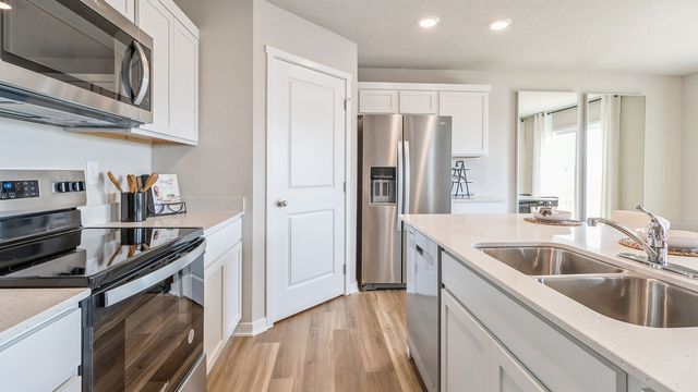 1012 NE Deerfield Drive, Ankeny, IA 50021