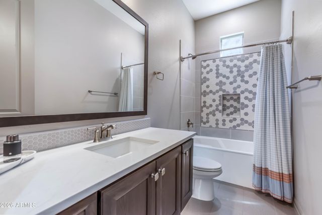 1926 E KESLER Lane E, Chandler, AZ 85225