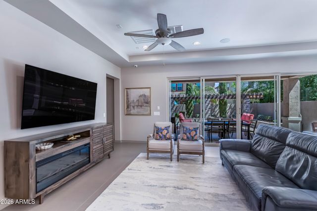 1926 E KESLER Lane E, Chandler, AZ 85225