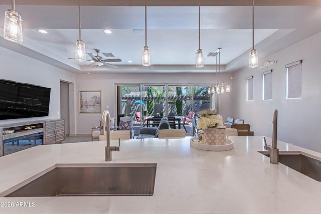 1926 E KESLER Lane E, Chandler, AZ 85225