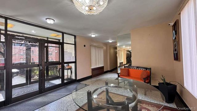 141-05 Pershing Crescent 416, Briarwood, NY 11435