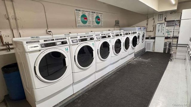 141-05 Pershing Crescent 416, Briarwood, NY 11435