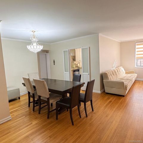 141-05 Pershing Crescent 416, Briarwood, NY 11435