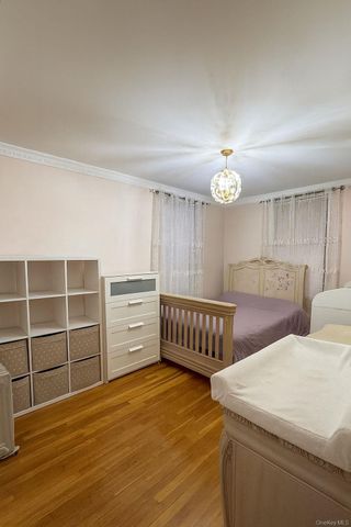 141-05 Pershing Crescent 416, Briarwood, NY 11435