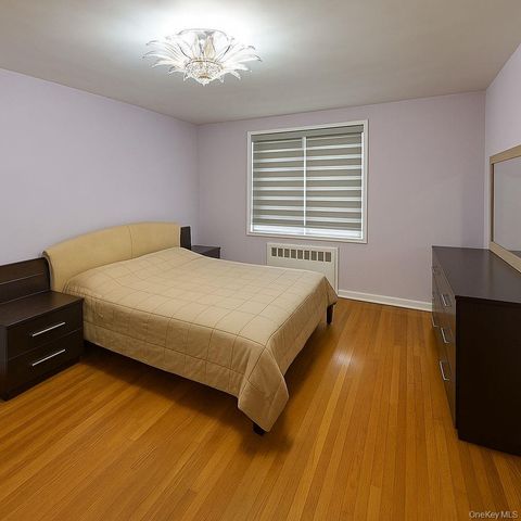 141-05 Pershing Crescent 416, Briarwood, NY 11435