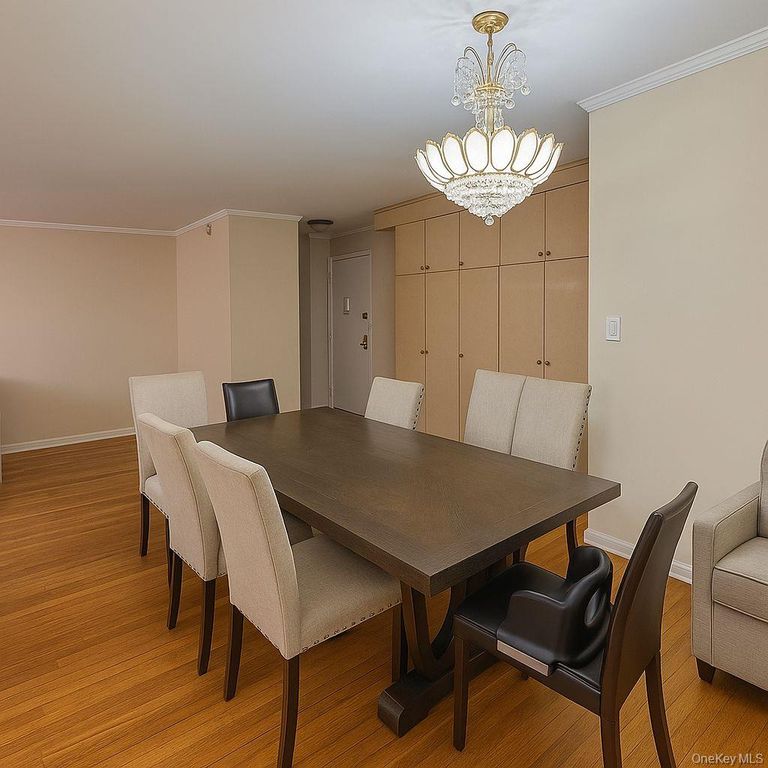 141-05 Pershing Crescent 416, Briarwood, NY 11435