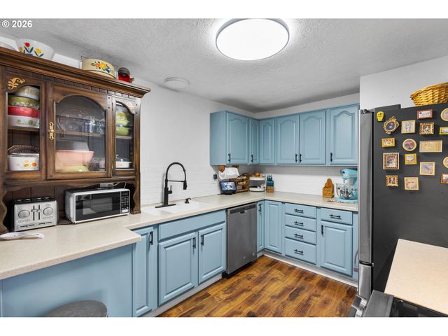 170 Ne ROBIN Way, Gresham, OR 97030