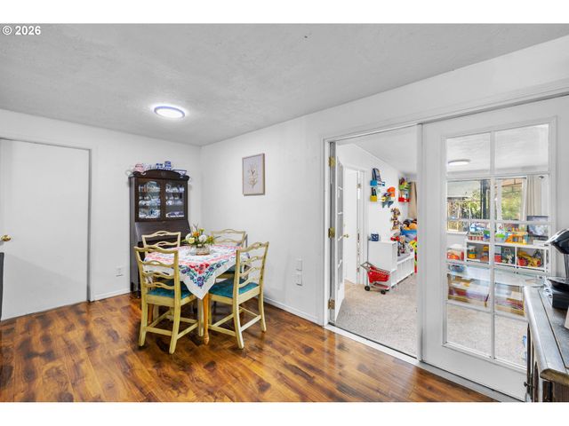 170 Ne ROBIN Way, Gresham, OR 97030