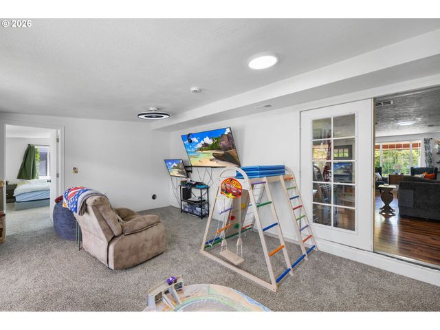 170 Ne ROBIN Way, Gresham, OR 97030