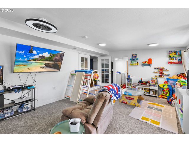 170 Ne ROBIN Way, Gresham, OR 97030