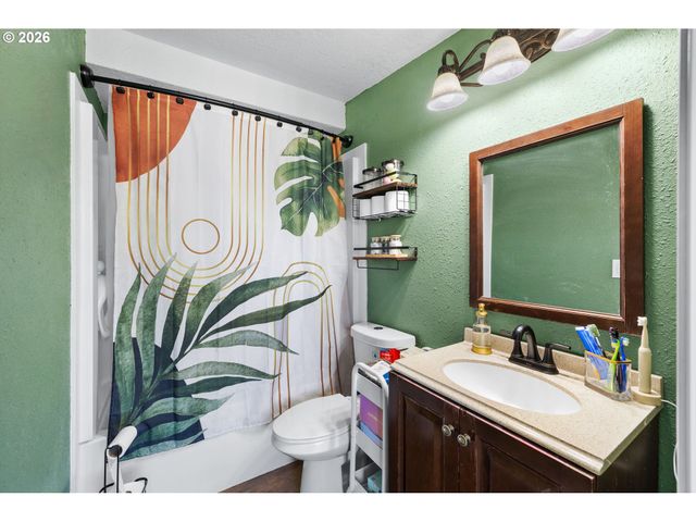 170 Ne ROBIN Way, Gresham, OR 97030