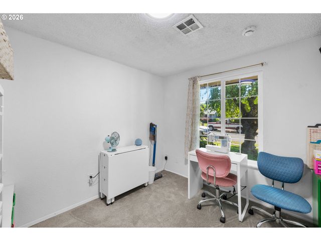 170 Ne ROBIN Way, Gresham, OR 97030