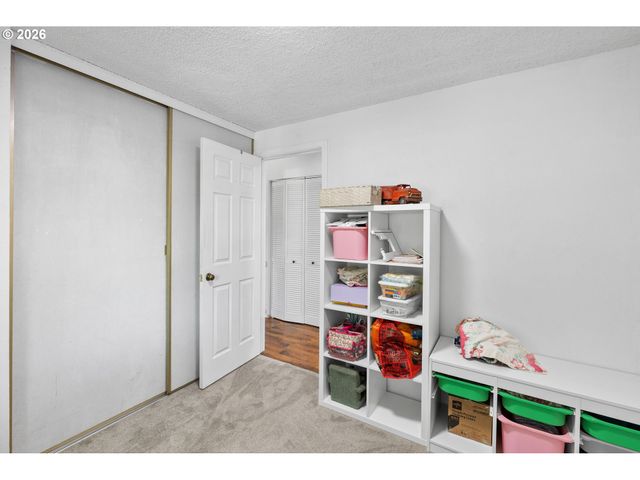 170 Ne ROBIN Way, Gresham, OR 97030