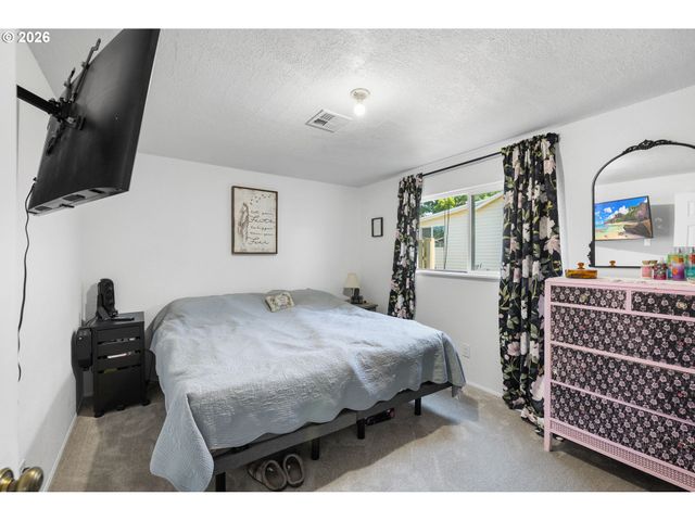 170 Ne ROBIN Way, Gresham, OR 97030