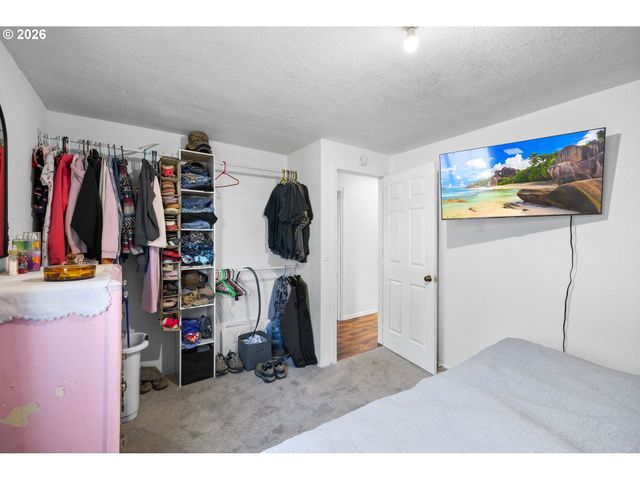 170 Ne ROBIN Way, Gresham, OR 97030