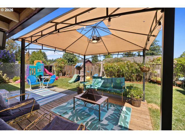 170 Ne ROBIN Way, Gresham, OR 97030