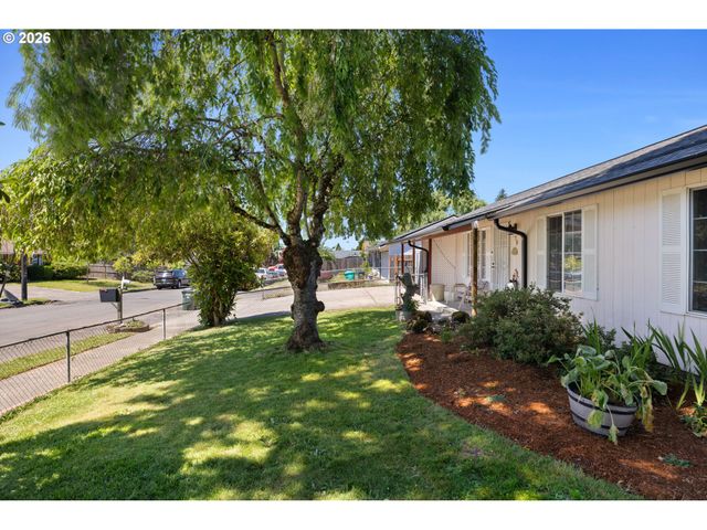 170 Ne ROBIN Way, Gresham, OR 97030