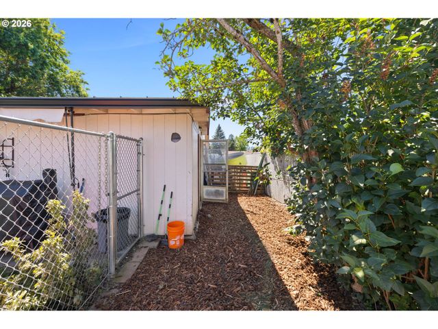 170 Ne ROBIN Way, Gresham, OR 97030