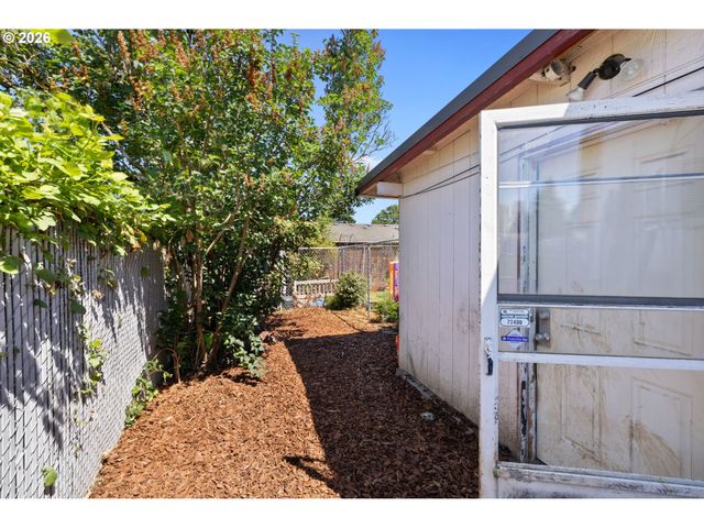 170 Ne ROBIN Way, Gresham, OR 97030