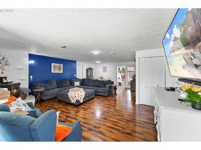 170 Ne ROBIN Way, Gresham, OR 97030