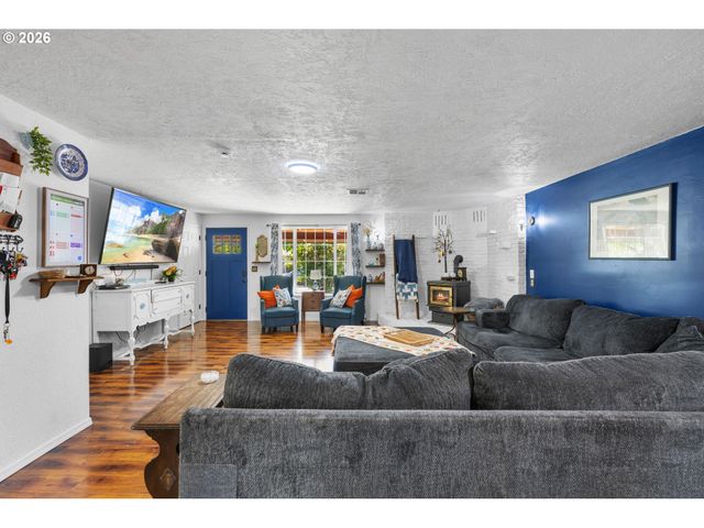 170 Ne ROBIN Way, Gresham, OR 97030