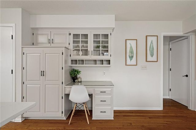 11721 Hemlock Street, Overland Park, KS 66210