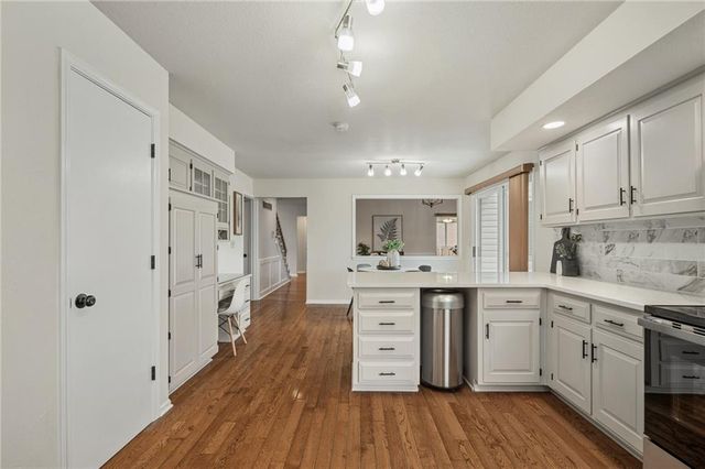 11721 Hemlock Street, Overland Park, KS 66210