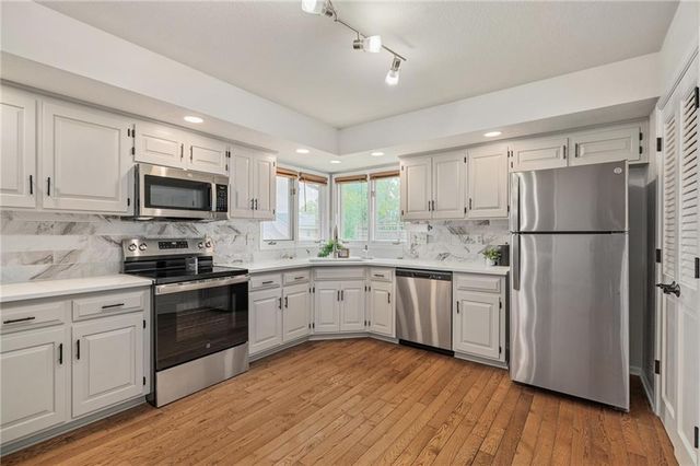 11721 Hemlock Street, Overland Park, KS 66210