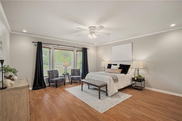 11721 Hemlock Street, Overland Park, KS 66210