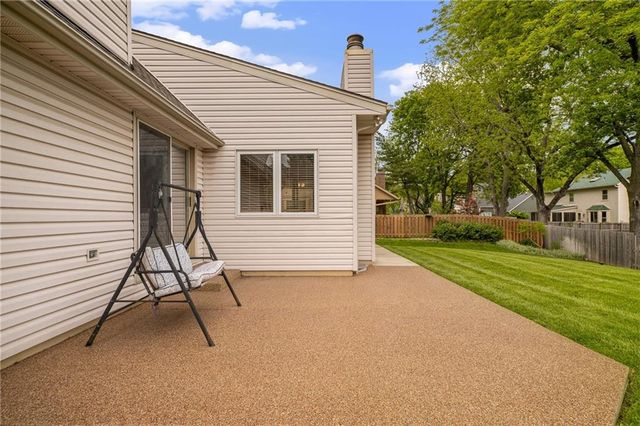 11721 Hemlock Street, Overland Park, KS 66210