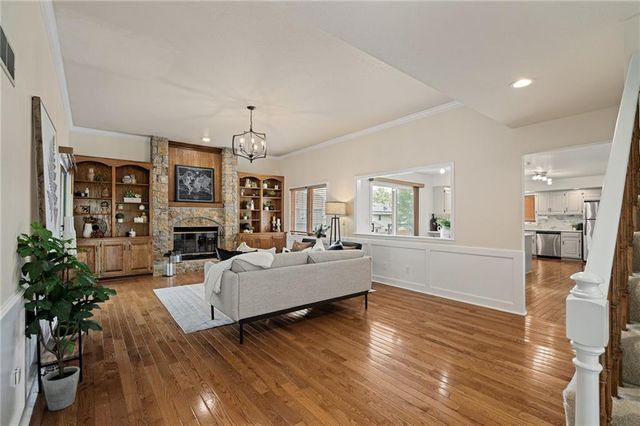 11721 Hemlock Street, Overland Park, KS 66210