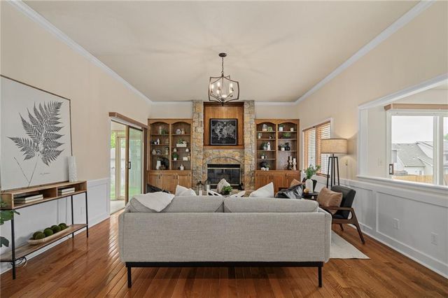 11721 Hemlock Street, Overland Park, KS 66210