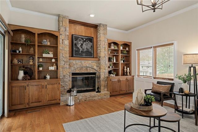 11721 Hemlock Street, Overland Park, KS 66210