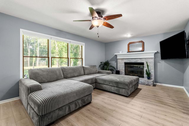 76 Kennelworth Circle, Hampton, IL 61256